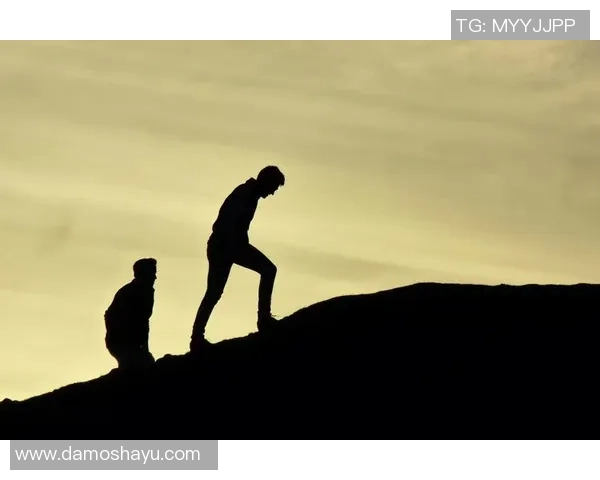 阿特拿斯与克的对决揭示了力量与智慧的较量与碰撞